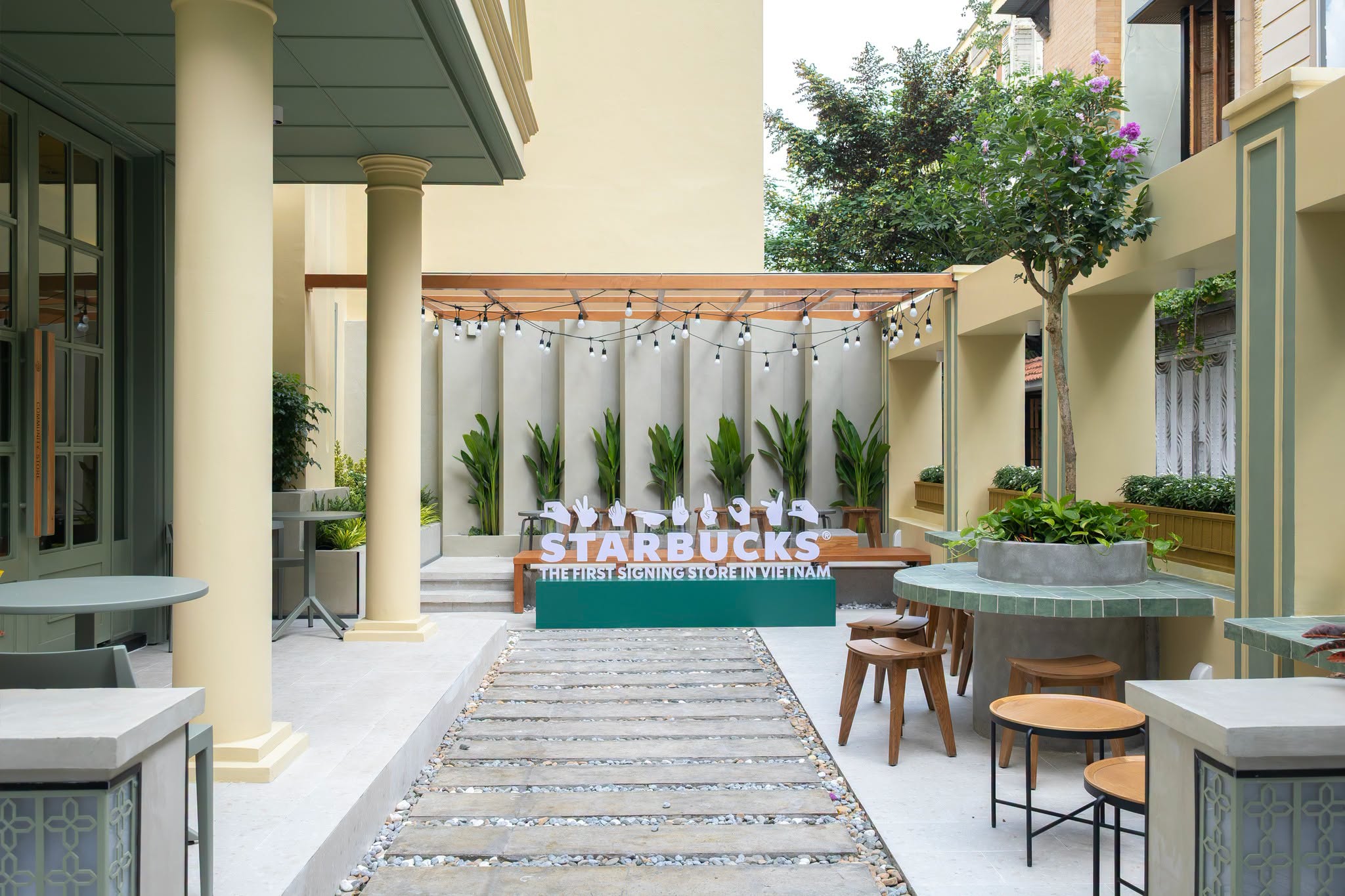 starbucks saigon