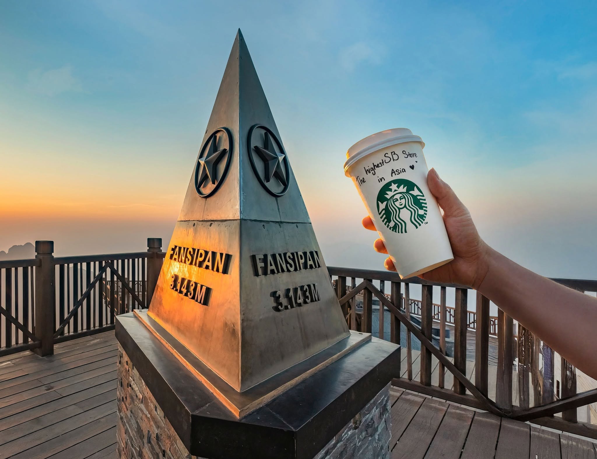 Starbucks Fansipan 
